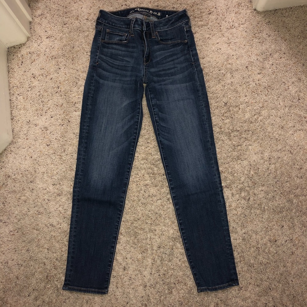 American Eagle Mid Waisted Jeans
